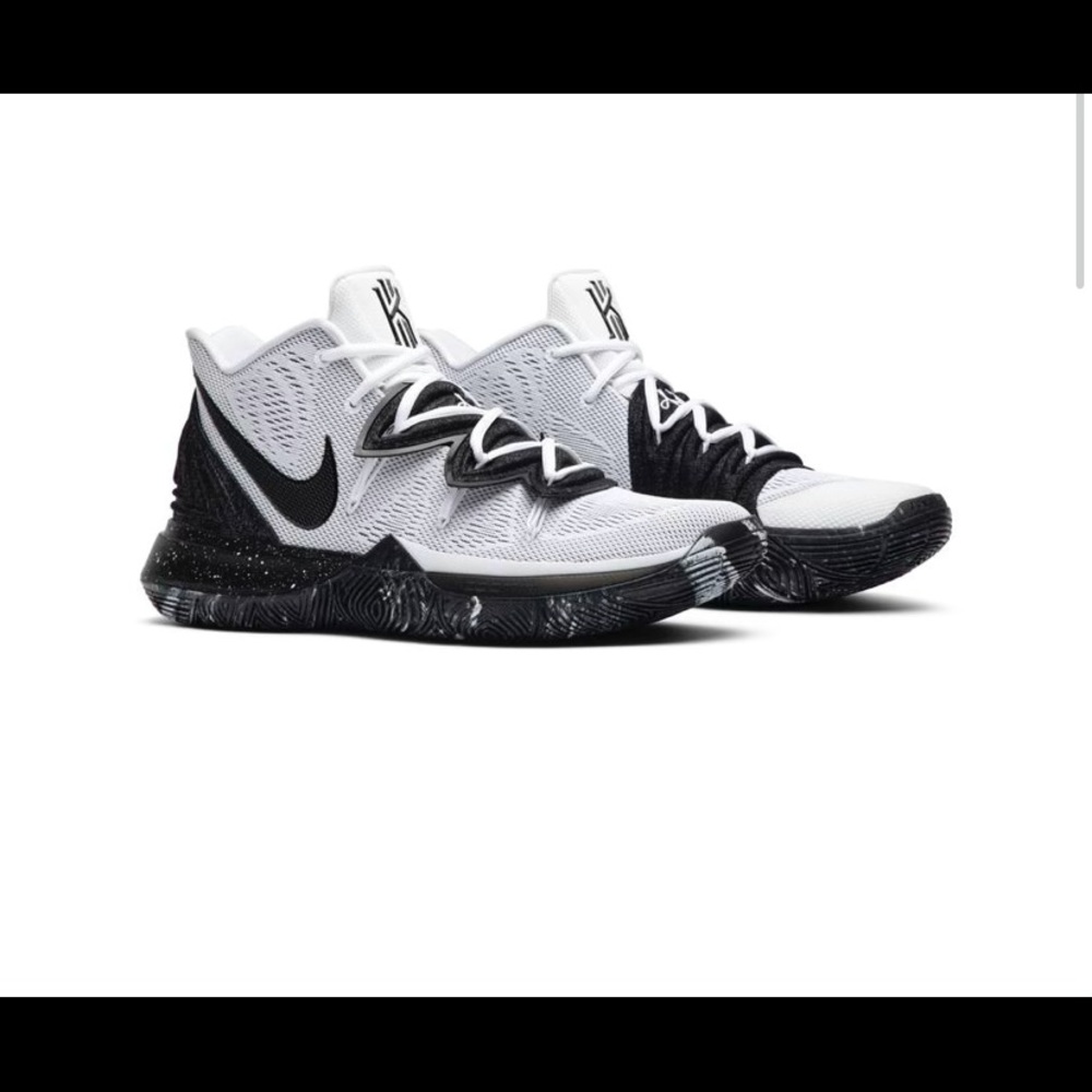 Kyrie Oreo 5 basketball shoes, indoor court only. Slightly worn.